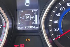 هيونداي النترا فل كامل ٢٠١٦ بنزين ممشي ٩٦الف المكان بريده