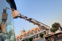 رافعه كرين للايجار في تبوك إيجار يومي وبساعه وأقل الأسعار