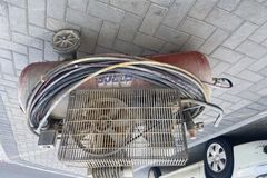كمبروسر ١٠٠ لتر ايطالي