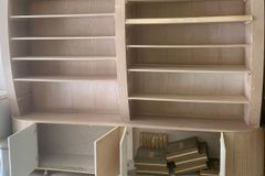 دواليب بأرفف وأدراج شبه جديده