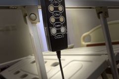 سرير طبي مع مرتبه طبيه