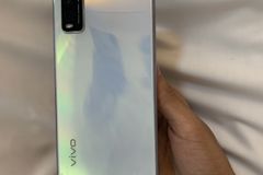 جوال vivo نضيف على حمايه الشاشه من الشركه